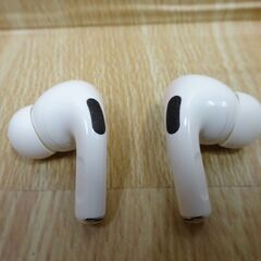 (MM-575)Apple AirPods Pro 第1世代 A2083 A2084 充電ケース A2190 中古の画像
