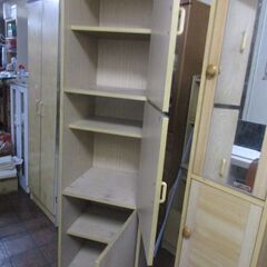 扉付き収納庫です。建物解体に伴い処分です。2の画像