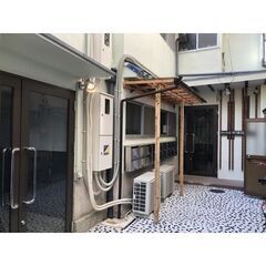 【貸事務所・店舗】昭和レトロのアパートをリノベした建物です…