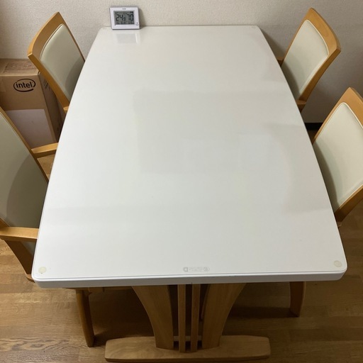 ダイニングテーブル・回転椅子4脚セット