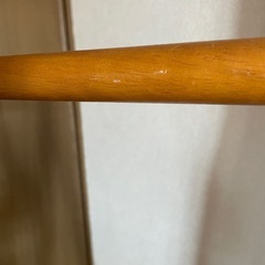 木製の衣類掛けの画像