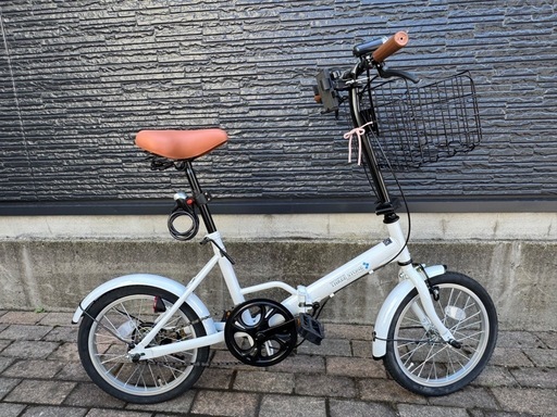【ほぼ新品】折りたたみ自転車 + 空気入れ付き