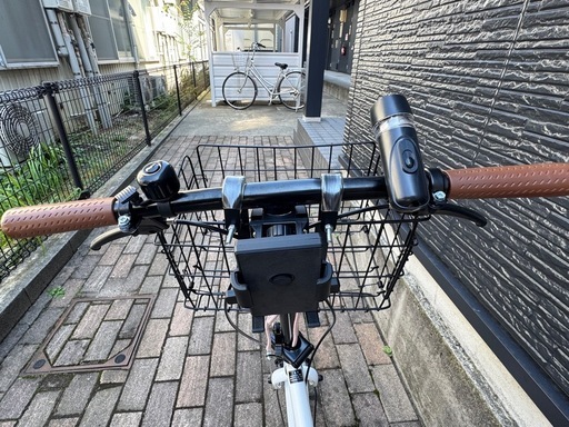 【ほぼ新品】折りたたみ自転車 + 空気入れ付き