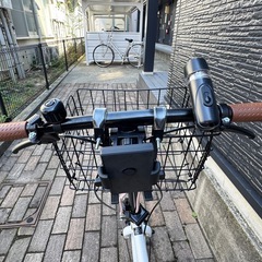 【ほぼ新品】折りたたみ自転車 + 空気入れ付きの画像
