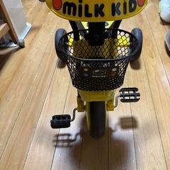 子供用三輪車の画像