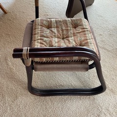藤のスツール　古道具の画像