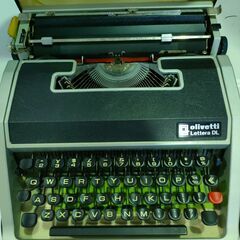 ジャングル×2大型良品館　タイプライター　ブラザー　olivetti　Lettera　DL　インテリア　雑貨　オシャレ　置物　リビング　店舗　アンティーク調　年代物　和泉市の画像