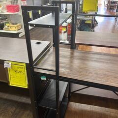 【リユ-スのサカイ広島石内店】ジモティ割！ラック付デスク/クリ-ニング済み/HG-7227/広島市 家具　佐伯区 家具　南区 家具　西区 家具　東区 家具　中区 家具　安佐南区 家具　安佐北区 家具　安芸区 家具　府中町 家具　海田町 家具　熊野町 家具　坂町 家具　廿日市市 家具の画像