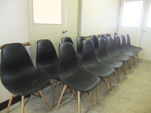 ダイニングチェア 15脚セット 北欧風 木脚 ブラック 樹脂製 店舗 カフェ 業務用 **91603