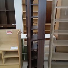 リユースのサカイ栃木店★ジモティ割あり★  回転式コミックラック ブラウン W45×D45×H183 クリーニング済み TC10713の画像