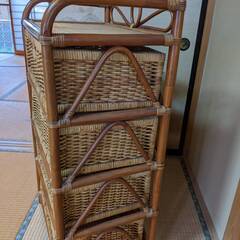 籐の棚 ４段 美品 断捨離の画像