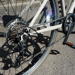 DAINICHI 28インチ クロスバイク MODERATE BIKES TIERRA マットグレー 7段変速 ライト・スタンド付き 自転車 通勤 通学 札幌市東区 新道東店の画像