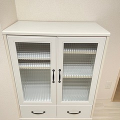 キャビネット　白家具　本棚の画像