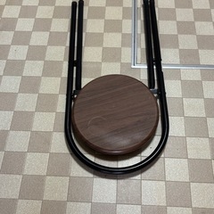 折りたたみスチールイス入りませんか？の画像