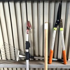 【B231】高枝切りバサミ/剪定バサミ/クワ/鍬 /熊手/ジャベルなど/6本セット/工具/園芸/農具/農機具/庭/農作業/農業の画像