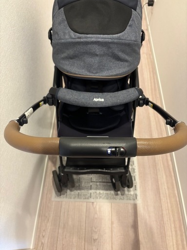 Aprica ベビーカー　横にスライドできる　目立った汚れなし