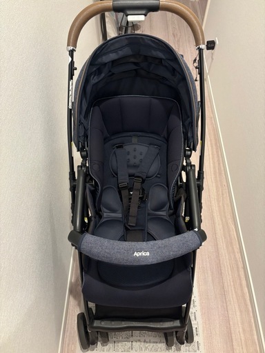 Aprica ベビーカー　横にスライドできる　目立った汚れなし