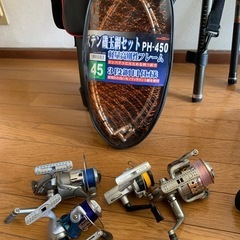 釣り具　まとめ売り　釣り竿、リール、ランディングシャフト、釣り具入れ他の画像