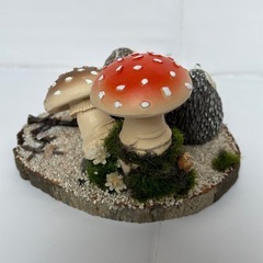 【ハンドメイド】季節の置物　秋　キノコとハリネズミの森の画像