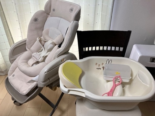 【お値下げしました】電動スイング、ベビーバス、哺乳瓶消毒セット