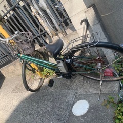 パンクした電動自転車の画像