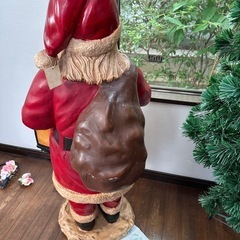 サンタさんの像　クリスマス飾りの画像