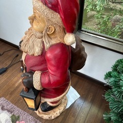 サンタさんの像　クリスマス飾りの画像
