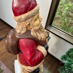サンタさんの像　クリスマス飾りの画像