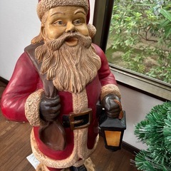 サンタさんの像　クリスマス飾りの画像