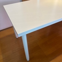 IKEA長い机 一部割れあり 140×60cmの画像