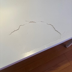 IKEA長い机 一部割れあり 140×60cmの画像