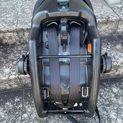 【引取限定】新生児用チャイルドシート＆歩行玩具セットの画像