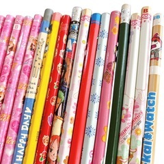 鉛筆たくさんの画像