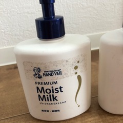ハンドベール　ハンドミルク　メルソレータム　二個セット　一つ未使用 の画像