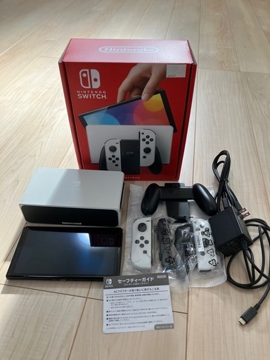 任天堂　Switch 有機ELモデル　本体、ドッグ以外未使用品　備品完備　直接お引き取り限定2024年1月購入レシートあり