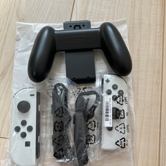 任天堂　Switch 有機ELモデル　本体、ドッグ以外未使用品　備品完備　直接お引き取り限定2024年1月購入レシートあり  　の画像