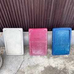 中古　ゴミ箱　3点セット　高さ約53㌢　白　赤　青　の画像