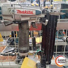 ✨マキタ　中古　AF502N　仕上げ釘打機　本体のみ✨うるま市田場✨の画像