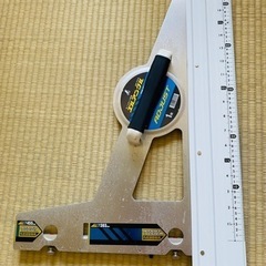 シンワ丸鋸ガイド エルアングル アジャスト 1m併用目盛角度調整付【77373】 の画像