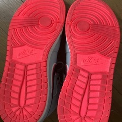 NIKEエアージョーダン1 ミッド　ウルフグレーレーサーピンクブラック　23センチの画像