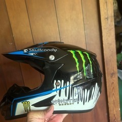 オフロード用ヘルメットの画像