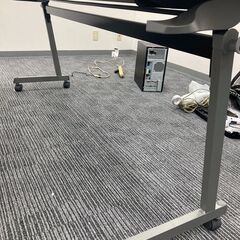美品　折畳み　長机　キャスター付き　デスク　テーブル　オフィスの画像