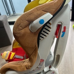 プーさんのチャイルドシートの画像