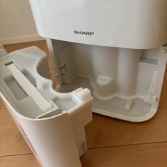 DP-CV SHARP シャープ 除湿機 CV-H71-W 衣類乾燥 ホワイト 2018年製 プラズマクラスターの画像