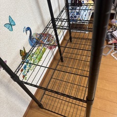 ハンガー掛け付きスチールラックの画像