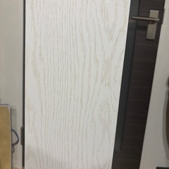 4段本棚の画像