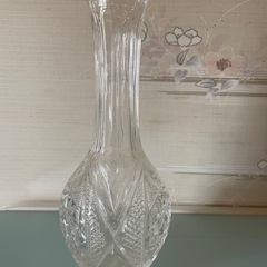 ガラスの花瓶の画像