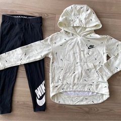 〈キッズ〉今月末まで NIKE パーカーレギンス サイズ116-122cm 6-7YRSの画像