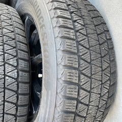 スタッドレスタイヤ　225/60R17  5穴PCD100ホイール
の画像