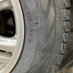 スタッドレスタイヤの画像